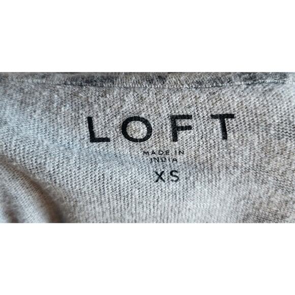 Loft grey cheetah print raglan half sleeve crew neck top, size xs - Picture 3 of 4